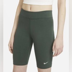 Nike Sportswear Essentials High Rise Cycling Shorts in Olive Green